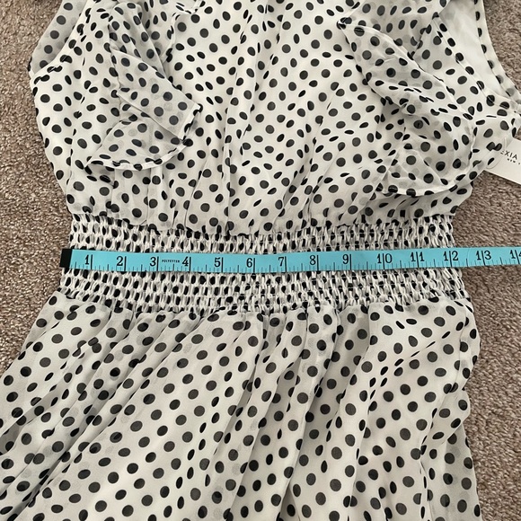 Alexia Admor Black and White High Neck Sleeveless Dress - Picture 12 of 13